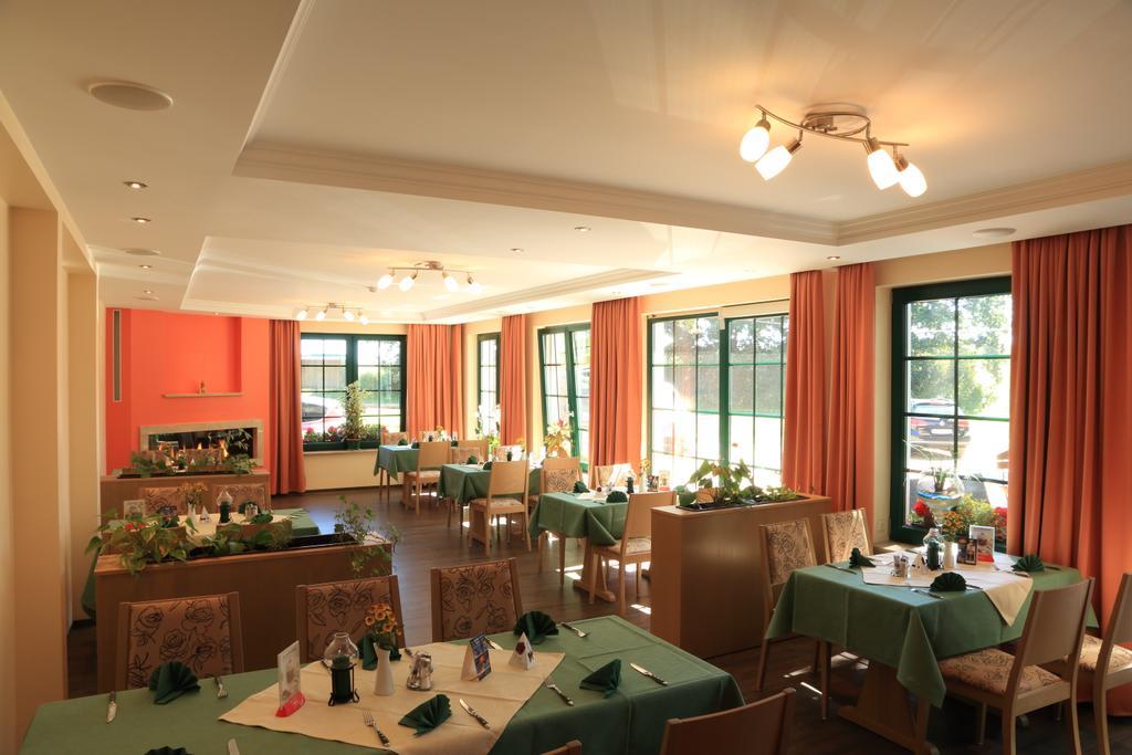 Gasthof & Pension Zum Himmel Rubenow Luaran gambar